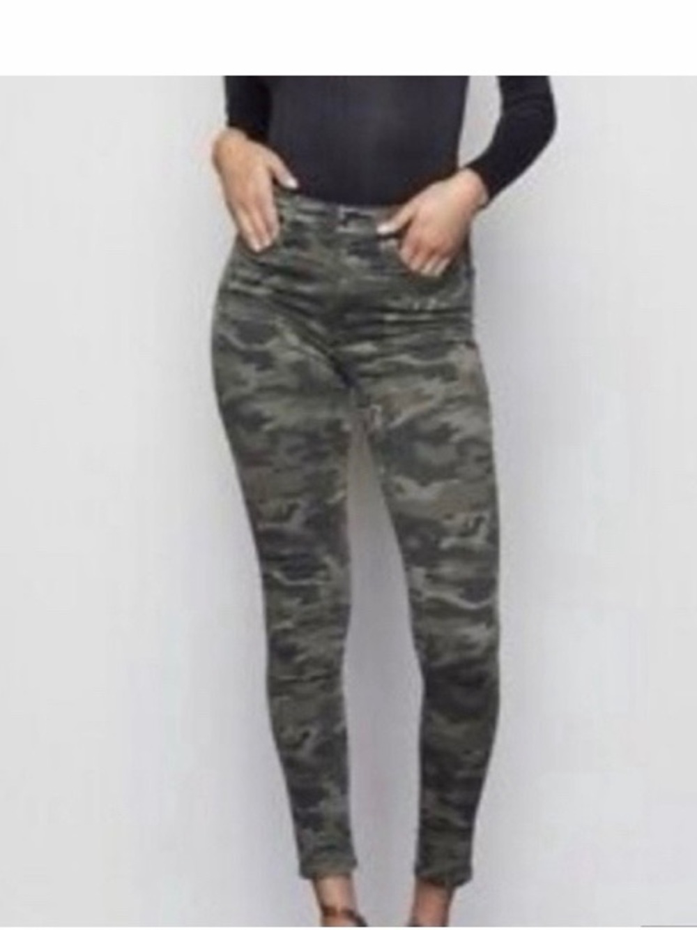 Good American Good Waist Skinny Jeans‎ In Camo NWT